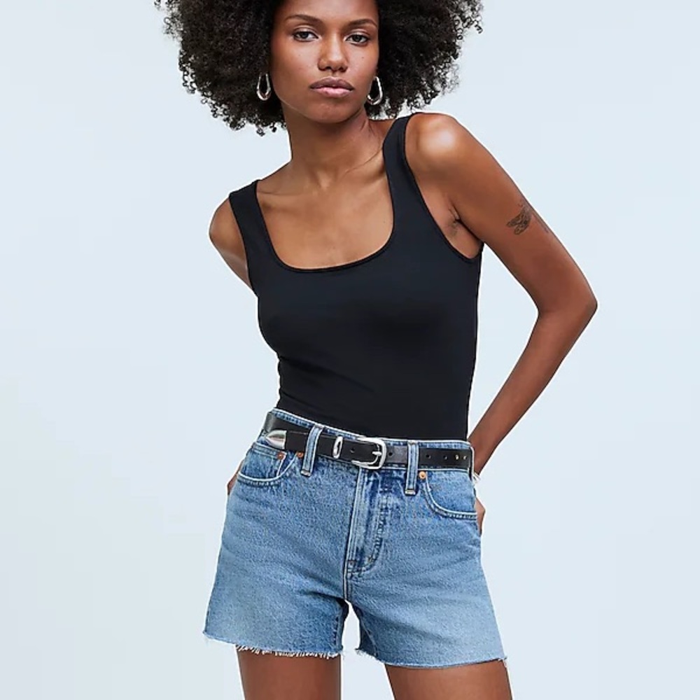 The Perfect Vintage Short in Dewberry Wash